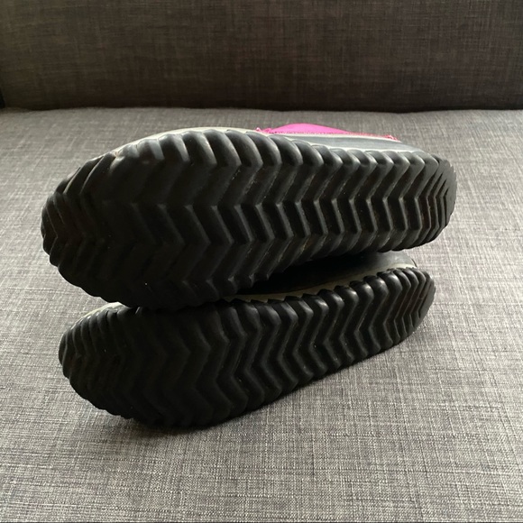 Sorel Out N About Hot Pink Black Duck Boot - Picture 9 of 10